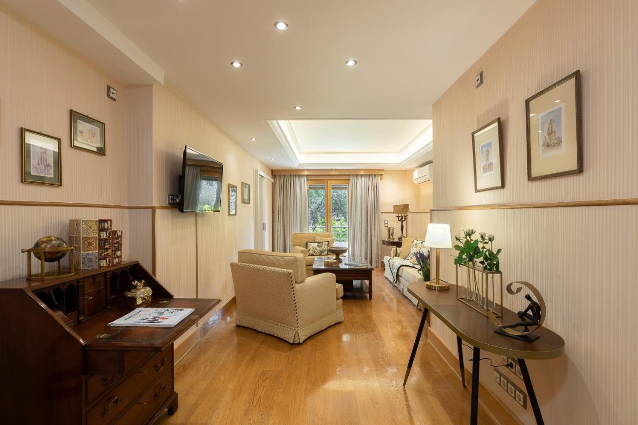 Vouliagmeni'S Elegance By Acropolis Suites Атина Екстериор снимка