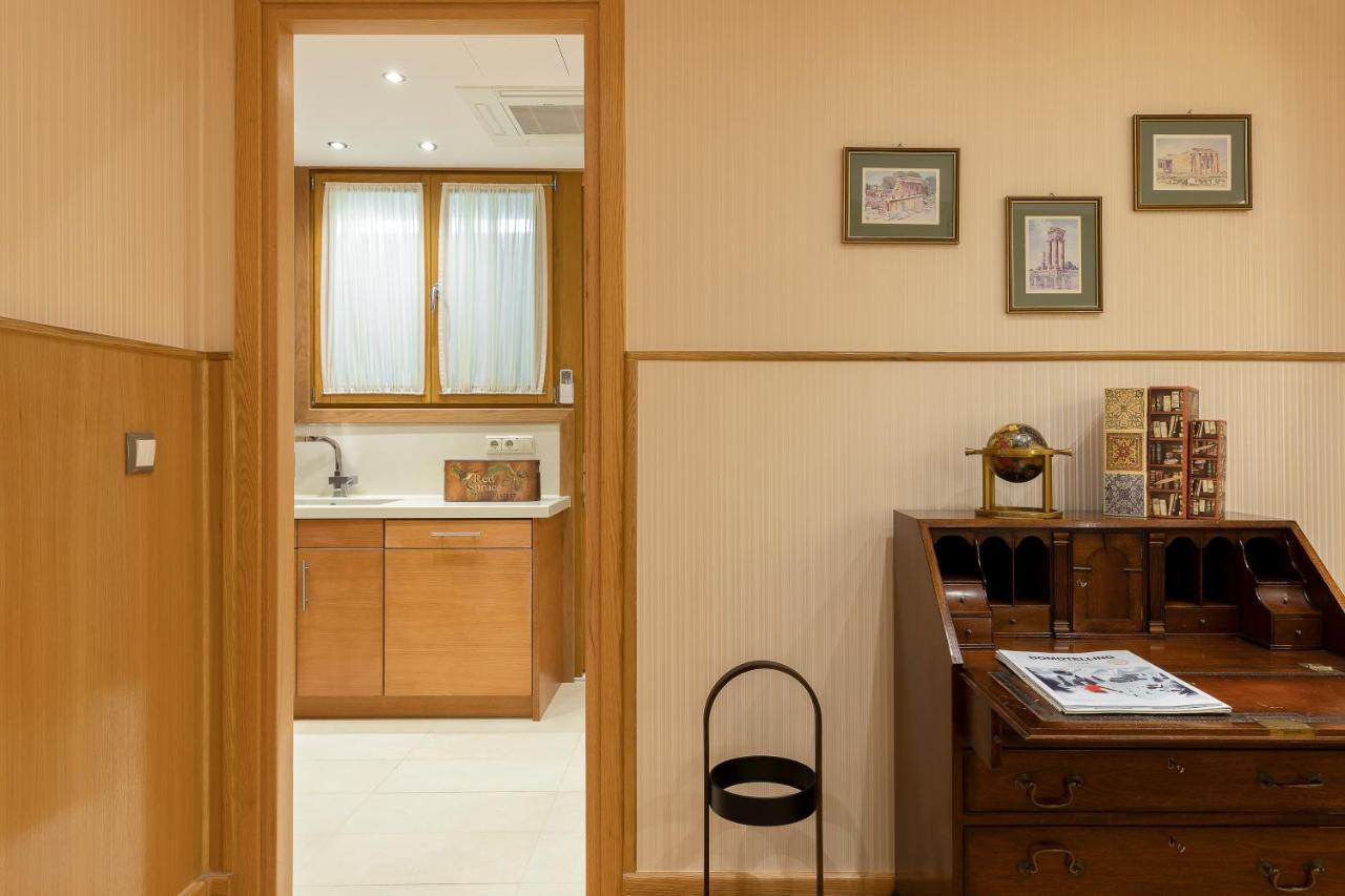 Vouliagmeni'S Elegance By Acropolis Suites Атина Екстериор снимка